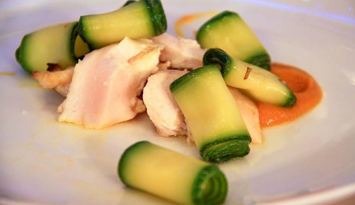 petto di pollo con zucchine e purè di carote