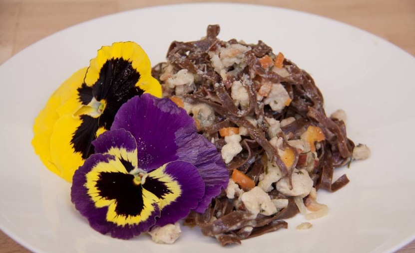 tagliolini al cacao con ragù di coniglio