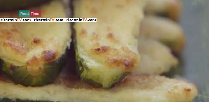 zucchine ripiene con stracchino e parmigiano