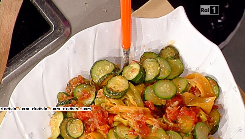 pappardelle variegate con le zucchine