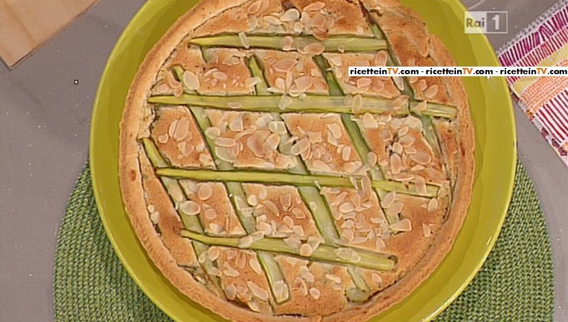 torta agli asparagi con burro alle mandorle