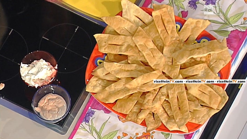 chiacchiere salate con salse fredde