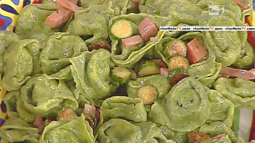 tortelloni verdi prosciutto e zucchine