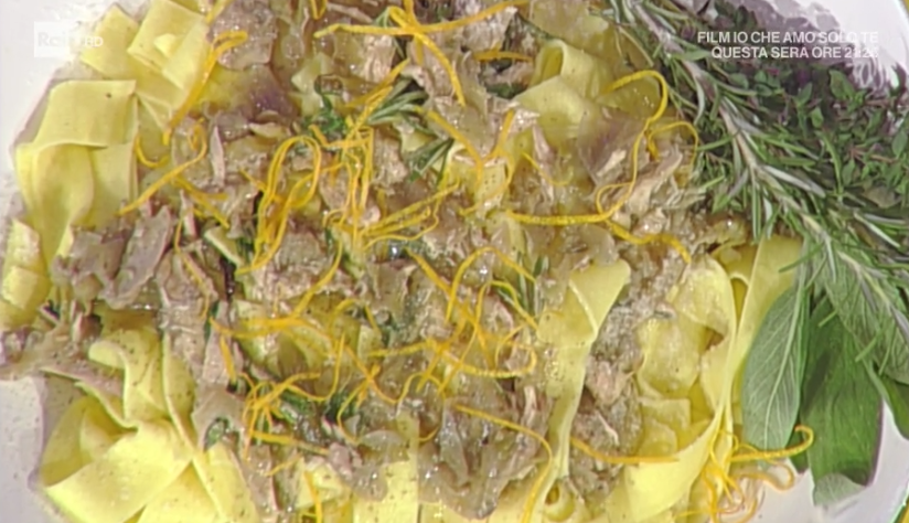 pappardelle con sugo di faraona noci e arancia di Luisanna Messeri