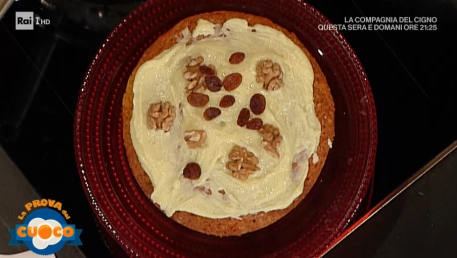 torta di carote con noci e uvetta di Anna Maria Palma