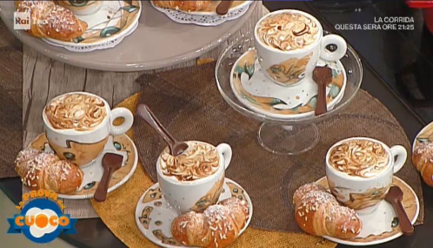 cappuccino in tazza di Sal De Riso