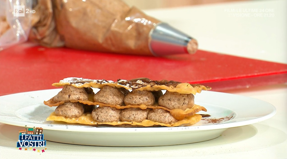 chiacchiere con crema al cioccolato