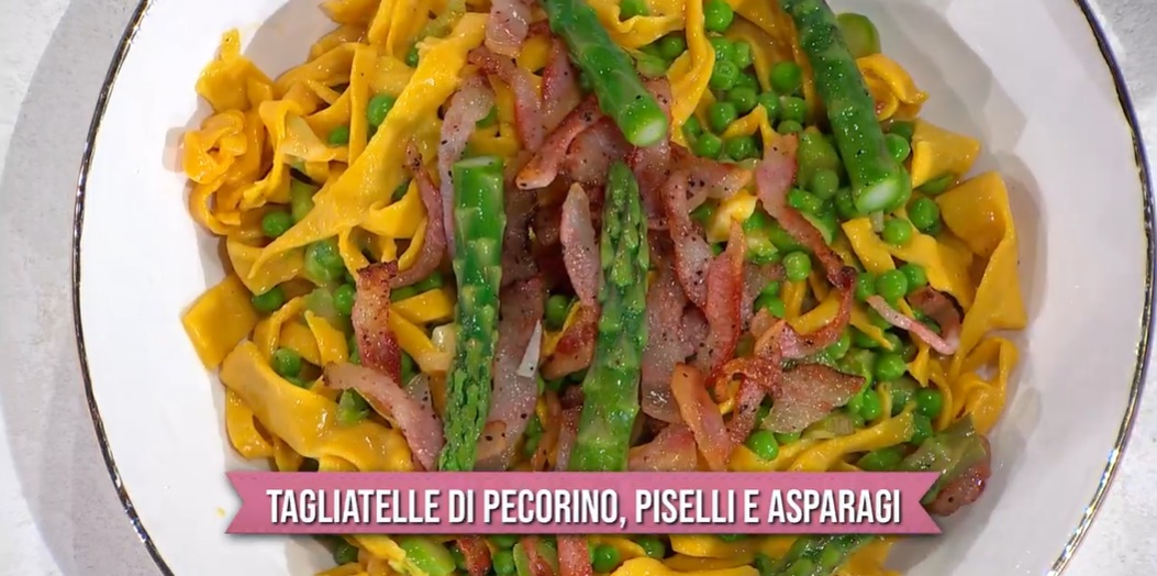 tagliatelle di pecorino piselli e asparagi di Mauro e Mattia Improta