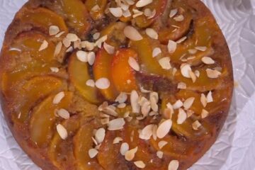 torta rovesciata alle pesche di Natalia Cattelani