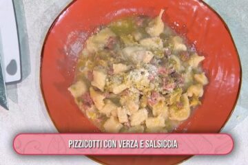 pizzicotti con verza e salsiccia di Davide Nanni