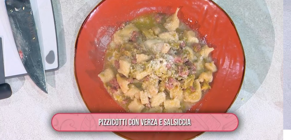 pizzicotti con verza e salsiccia di Davide Nanni