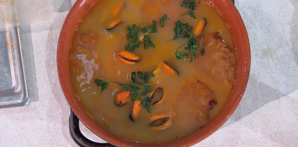 zuppa di cannellini con cozze e guanciale di Michele Farru