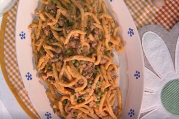 strozzapreti con salsiccia e piselli di Daniele Persegani