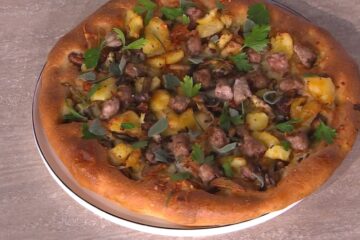 pizza funghi patate e salsiccia di Fulvio Marino