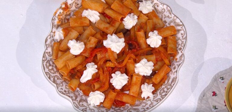 rigatoni con salsa ai peperoni di zia Cri