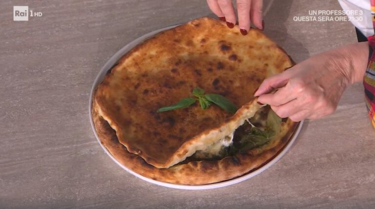 pizza con le scarole al bacio di Vincenzo Capuano