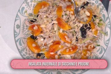 insalata invernale di tacchino e prugne di Sonia Peronaci