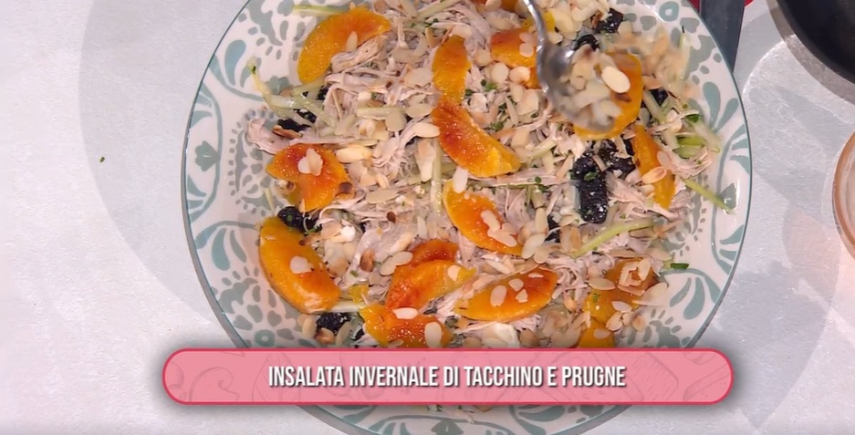 insalata invernale di tacchino e prugne di Sonia Peronaci