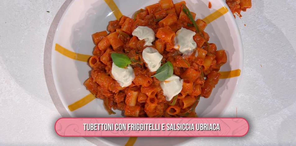 tubettoni con friggitelli e salsiccia ubriaca di Salvatore Giugliano