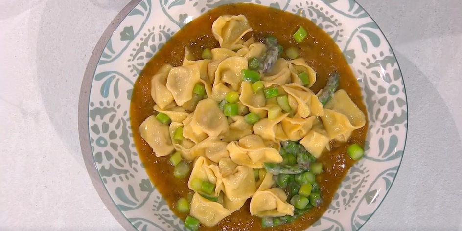 cappellacci con caciocavallo e asparagi di Antonella Ricci