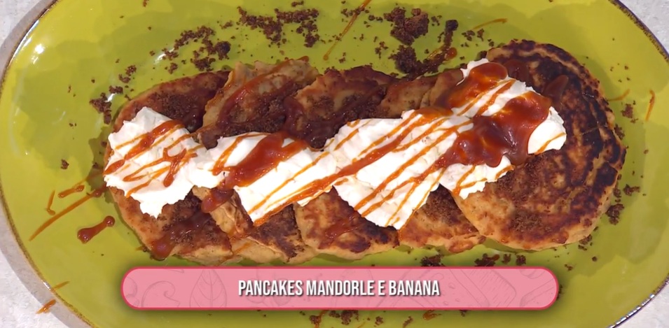 pancakes mandorle e banana di Francesca Marsetti