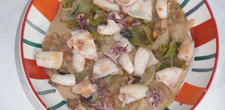 crema di fagioli con scarole e calamari di Salvatore Giugliano
